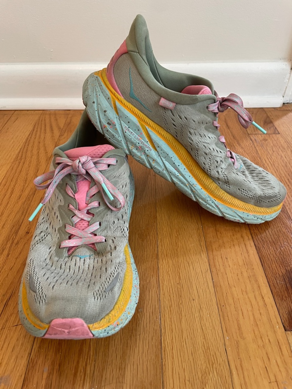 Hoka One x Free People collab Clifton 8 seaweed green | size 8.5